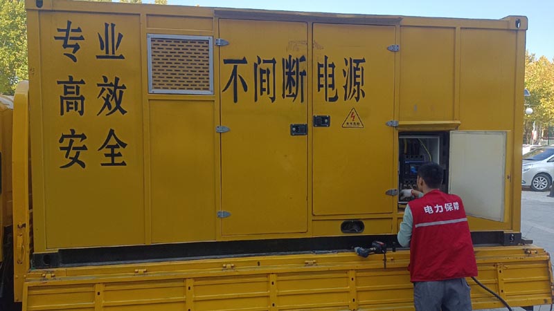 临海柴油发电机组和UPS电源配合使用时，如何避免切换过程中的电力中断？